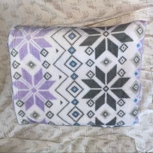 FINAL PRICE. NWOT Fleece throw blanket